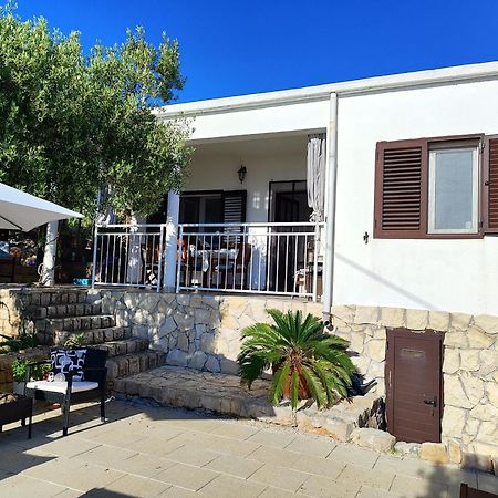 Weekend House Olive Garden Villa Donje Selo na Šolti Kültér fotó
