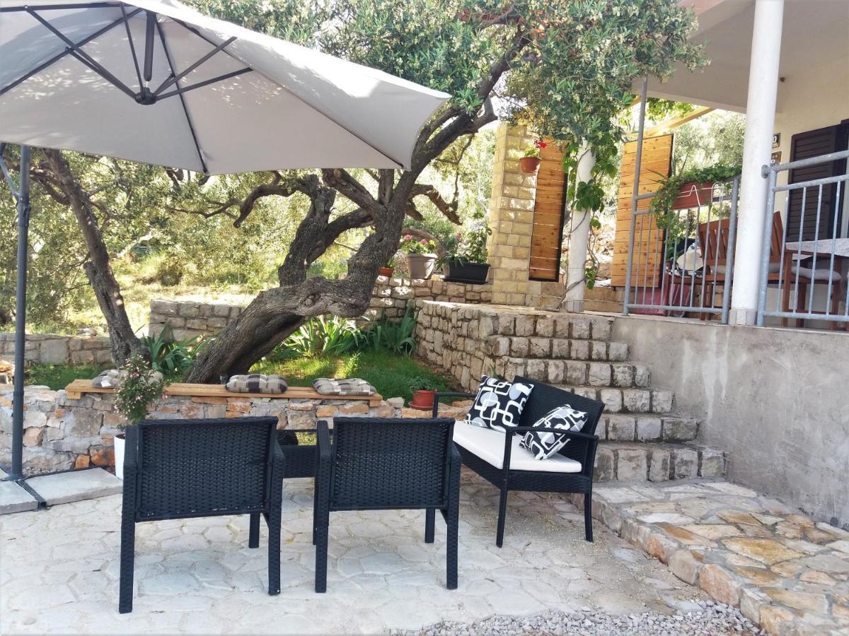 Weekend House Olive Garden Villa Donje Selo na Šolti Kültér fotó